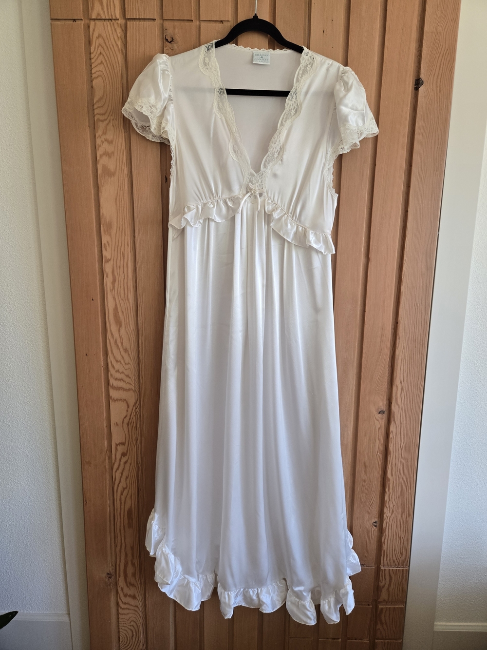 Vintage | Gilligan & O'Malley White Lace-Trim Long Nightgown | Bridal